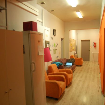 Hostel Family Erasmus Center Varsó Kültér fotó