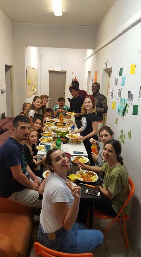 Hostel Family Erasmus Center Varsó Kültér fotó